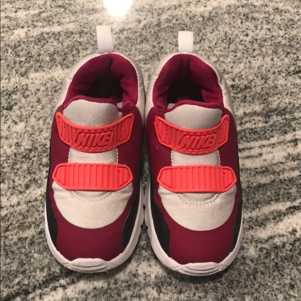Kids Nike shoes size 10